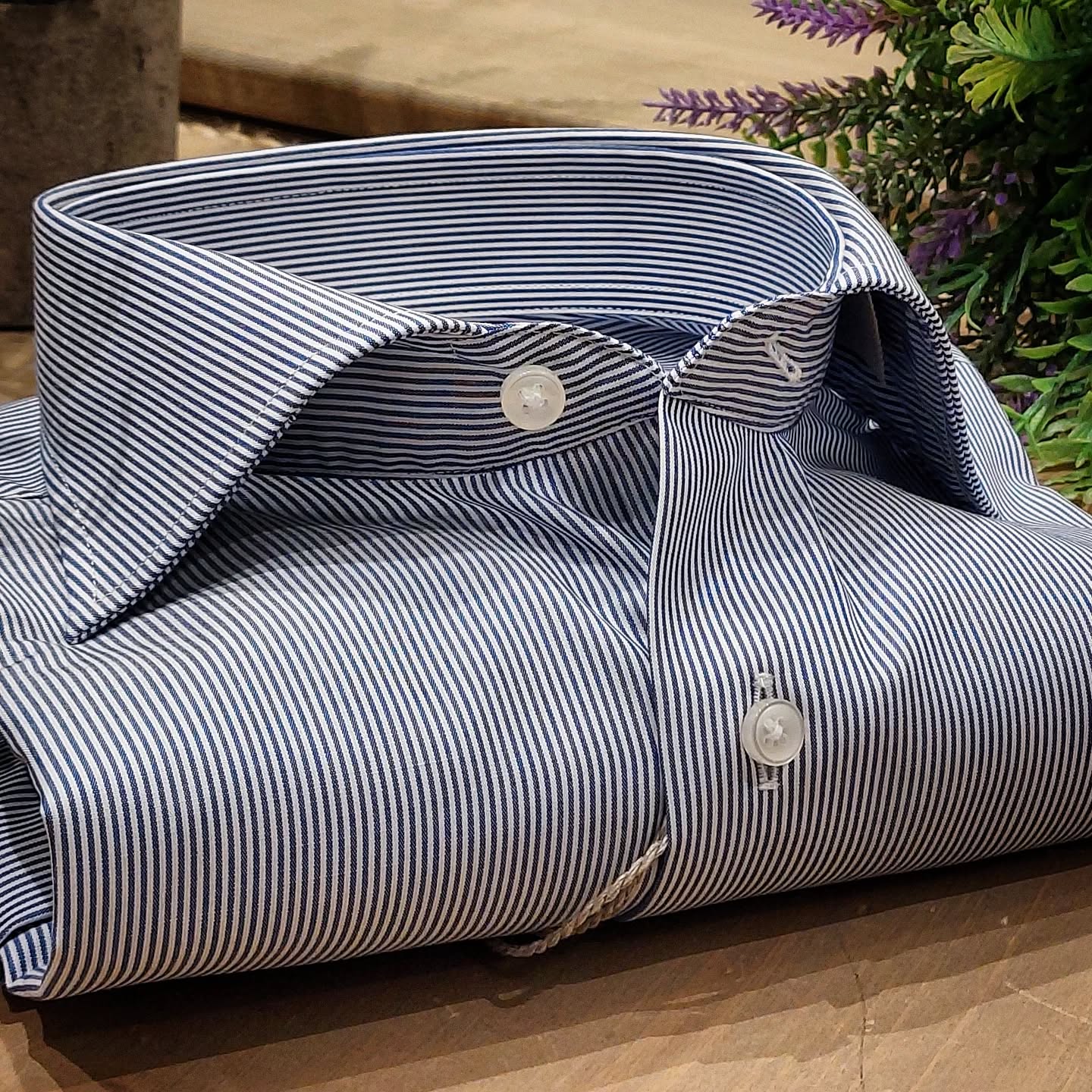 Camicia in Cotone No Stiro Rigata Bianca e Blu Collo Francese