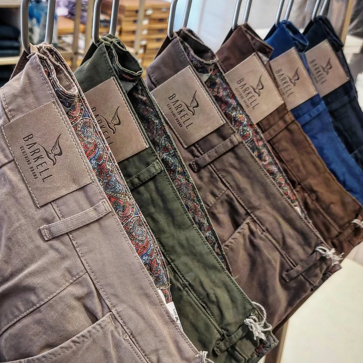 Pantalone Fango Modello Chinos in Cotone Gabardina
