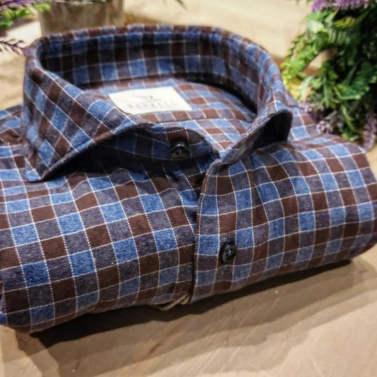 Camicia in Cotone Flanellato Quadro Marrone e Blu Denim Collo Francese Cutaway