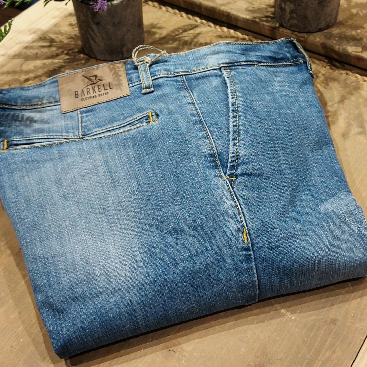 Jeans Modello Chinos Lavaggio Used Wash con Rinacci