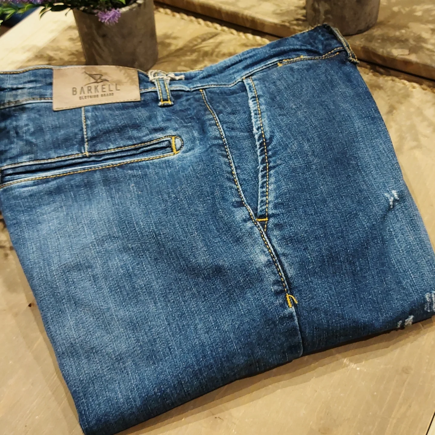 Jeans Modello Chinos Lavaggio Stone Wash con Rinacci