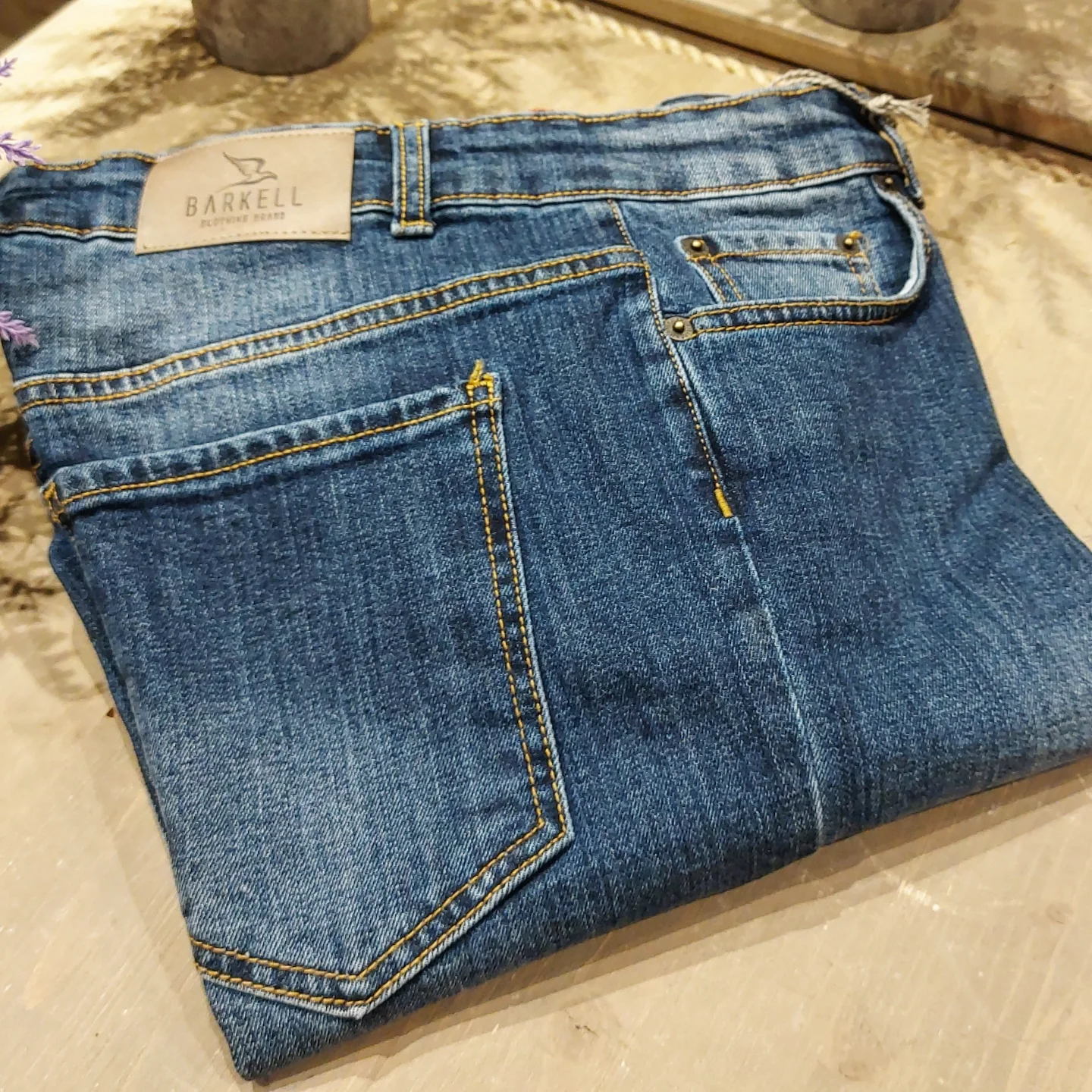 Jeans Modello Cinque Tasche Lavaggio Stone Wash