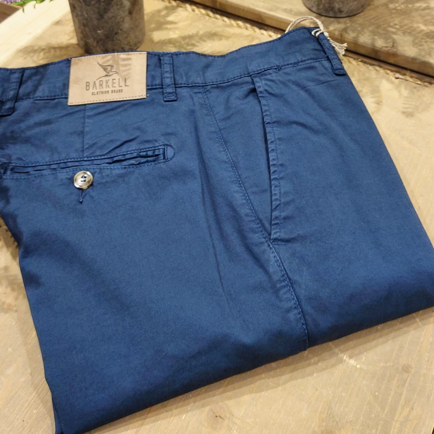 Pantalone Indaco Modello Chinos in Cotone Gabardina