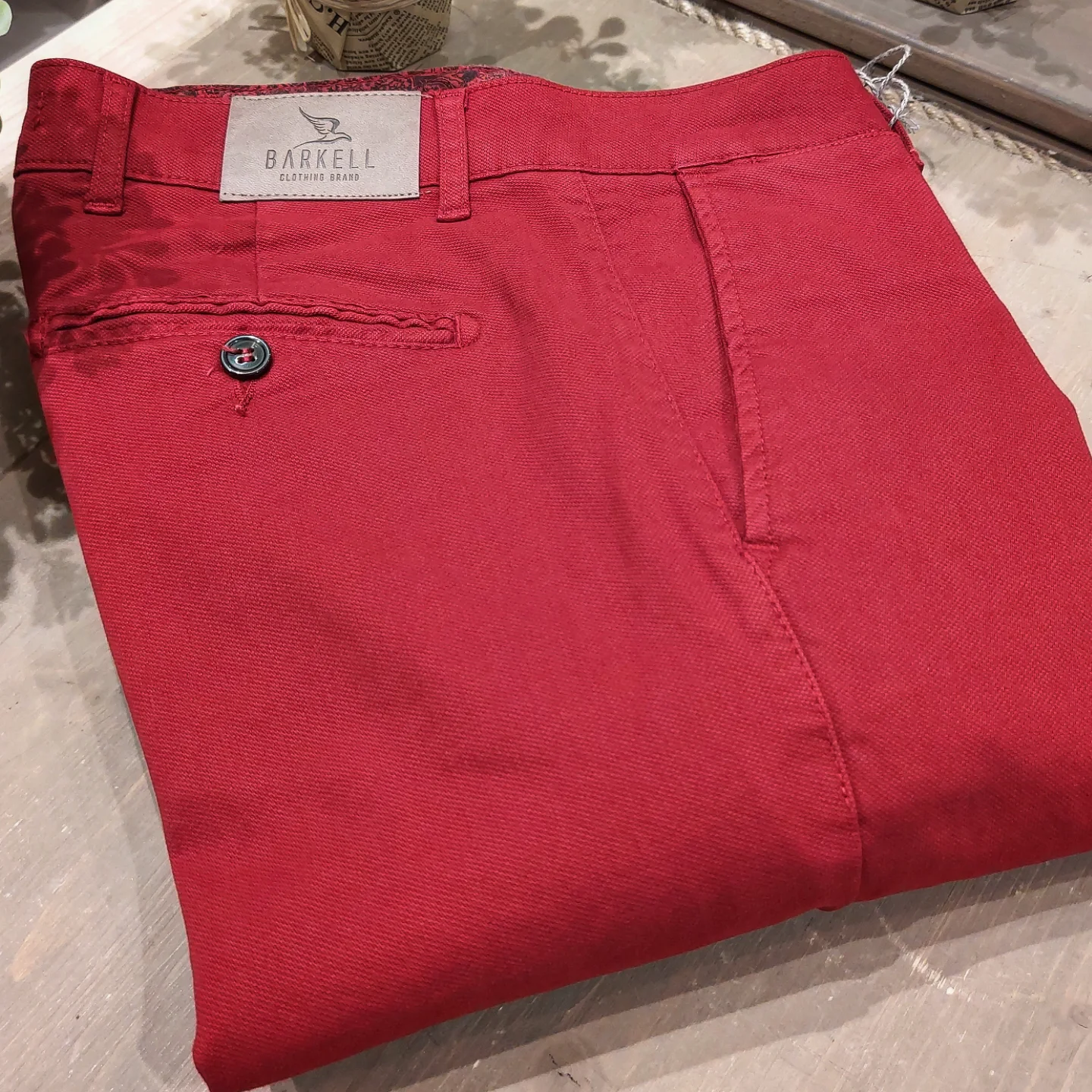 Pantalone Rosso Carminio Modello Chinos in Cotone Piquet