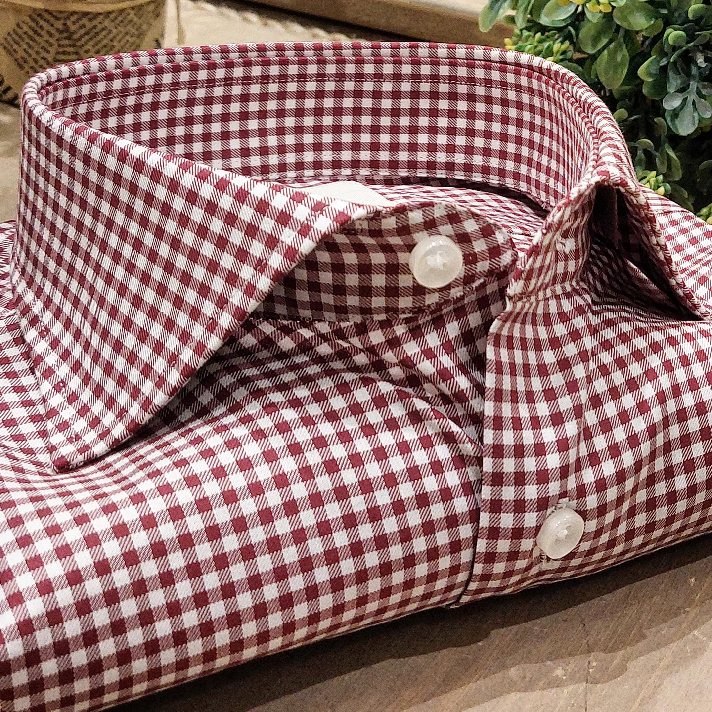 Camicia in Cotone Quadretto Rosso e Bianco Collo Francese