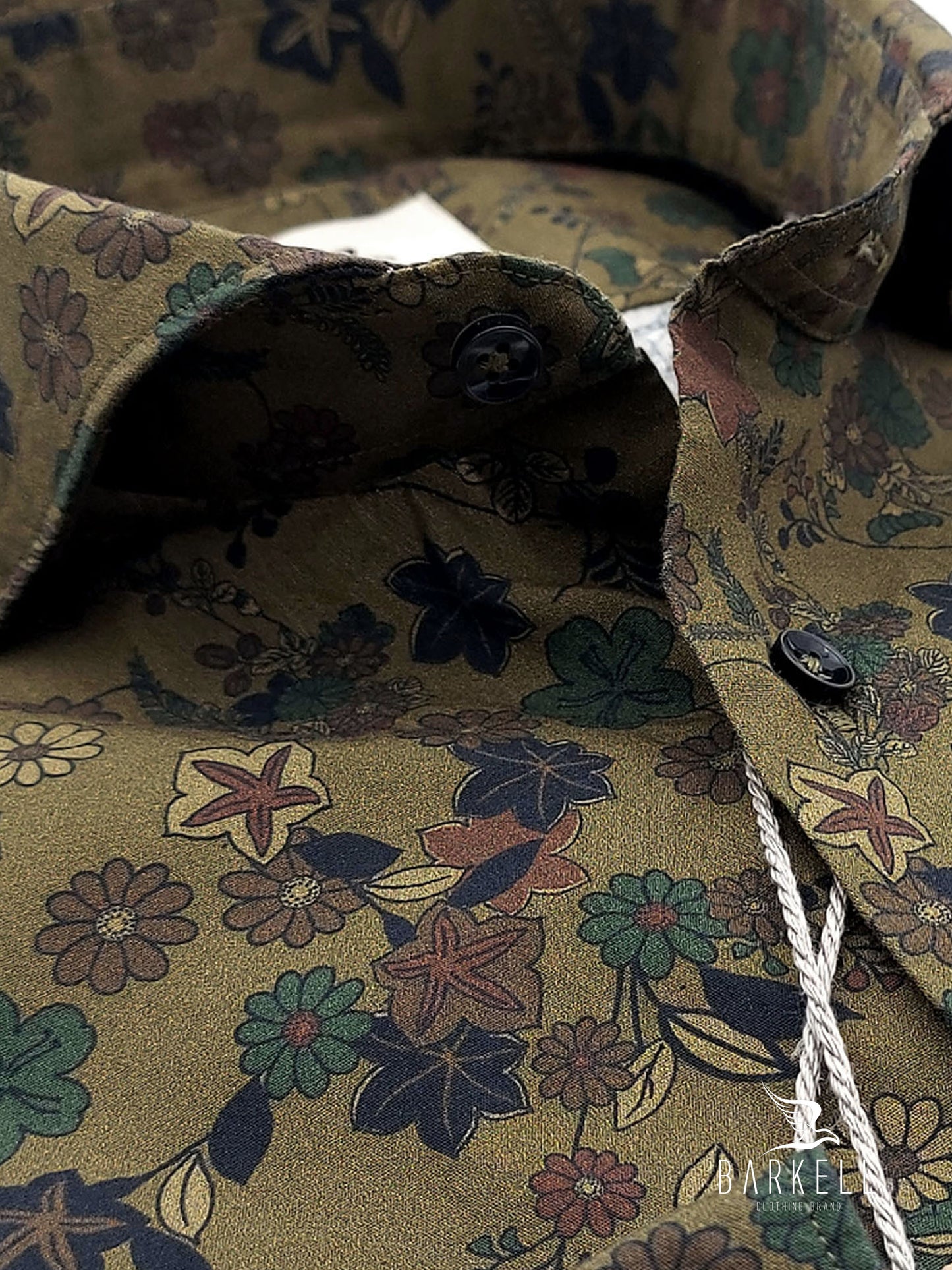 Camicia in Cotone Fantasia Floreale Multicolore Fondo Verde Collo Francese Cutaway