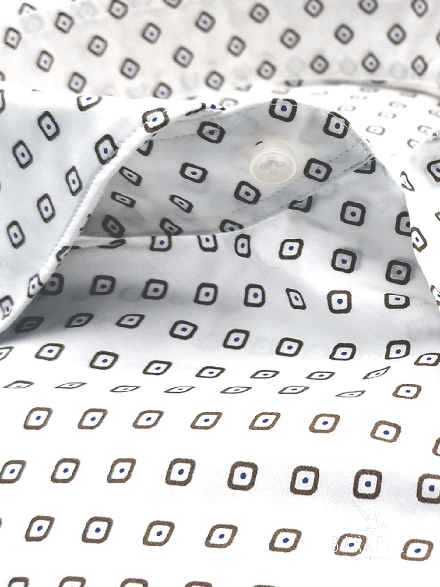 Camicia in Cotone Fantasia Geometrica Fango Fondo Bianco Collo Francese Cutaway