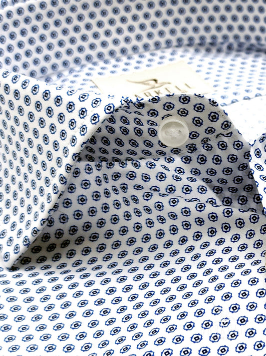 Camicia in Cotone Fantasia Geometrica Blu Fondo Bianco Collo Francese