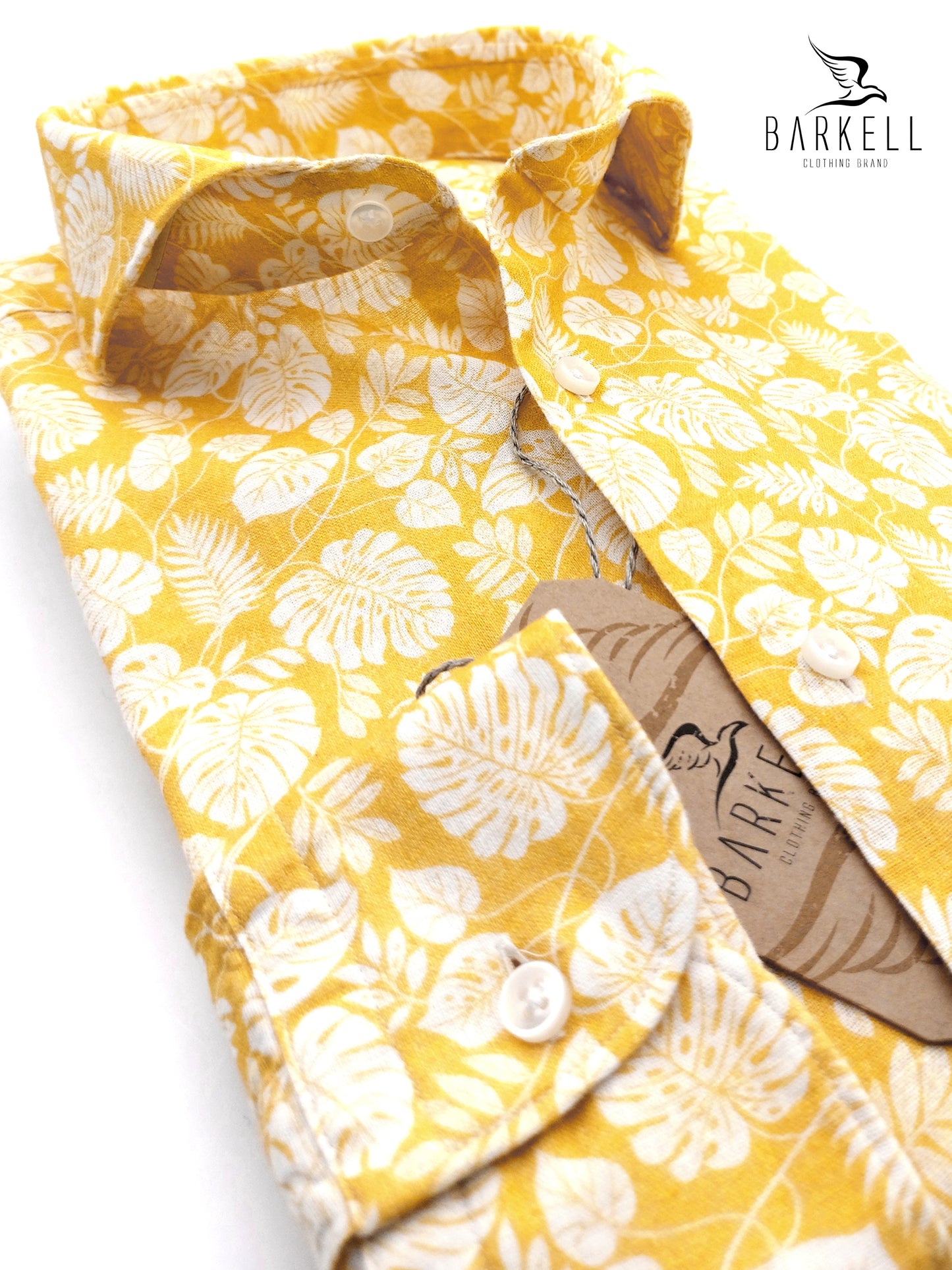 Camicia in Misto Lino Fantasia Foglie Tropicali Bianche Fondo Giallo Collo Francese Cutaway