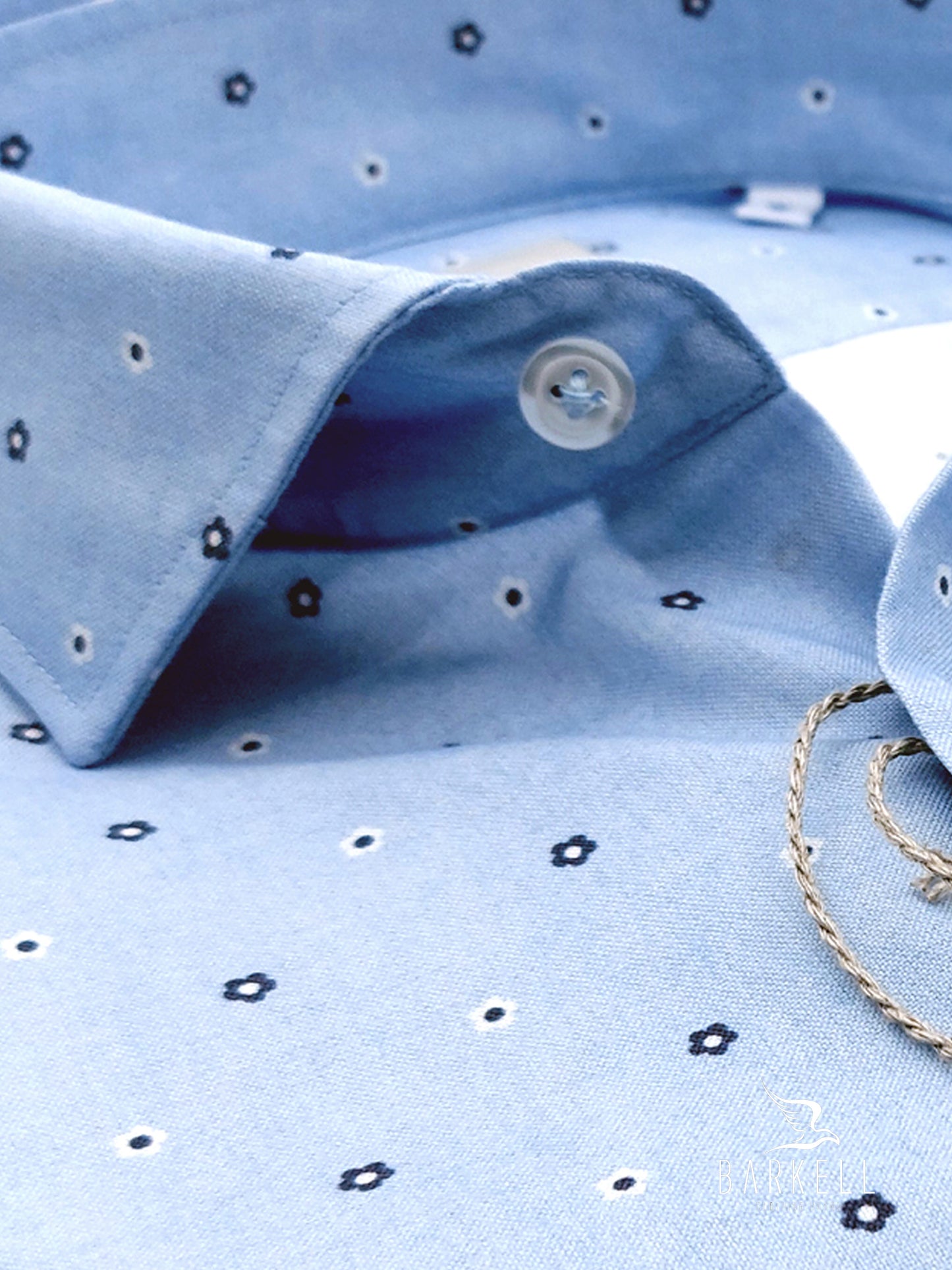 Camicia in Cotone Oxford Pinpoint Fantasia Fiore Multicolor Fondo Azzurro Collo Francese Spread