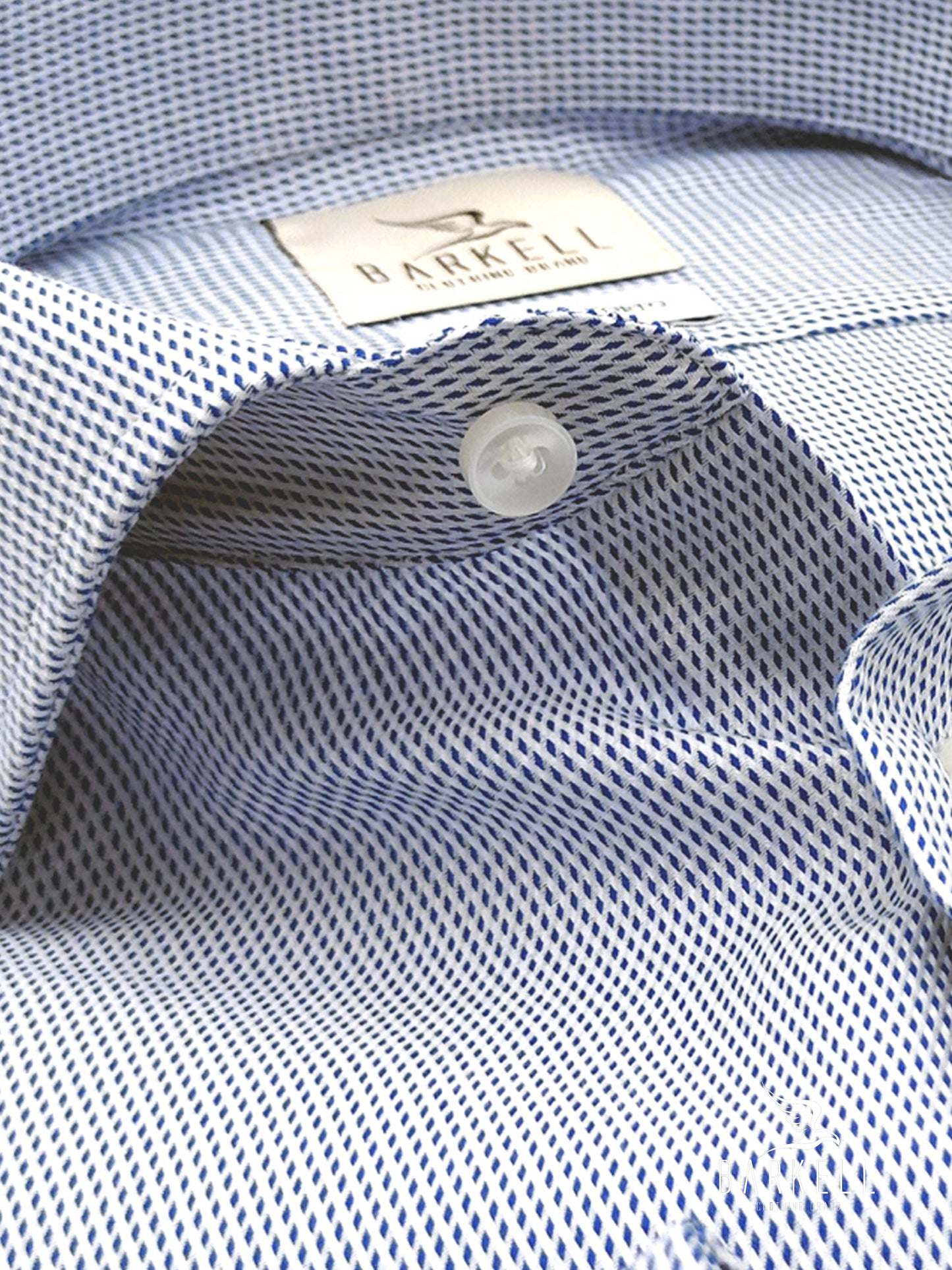 Camicia in Cotone Doppio Ritorto Fantasia Geometrica Blu Fondo Bianco Collo Francese