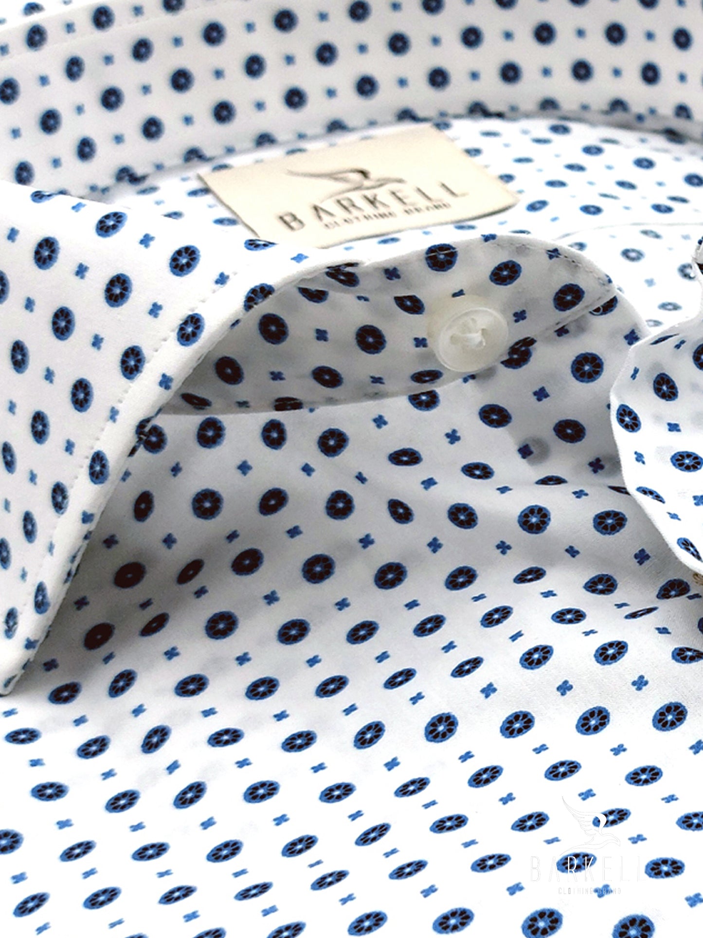 Camicia in Cotone Fantasia Geometrica Blu Fondo Bianco Collo Francese