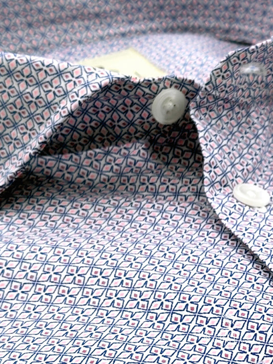 Camicia in Cotone Fantasia Geometrica Multicolore Fondo Bianco Collo Francese Piccolo