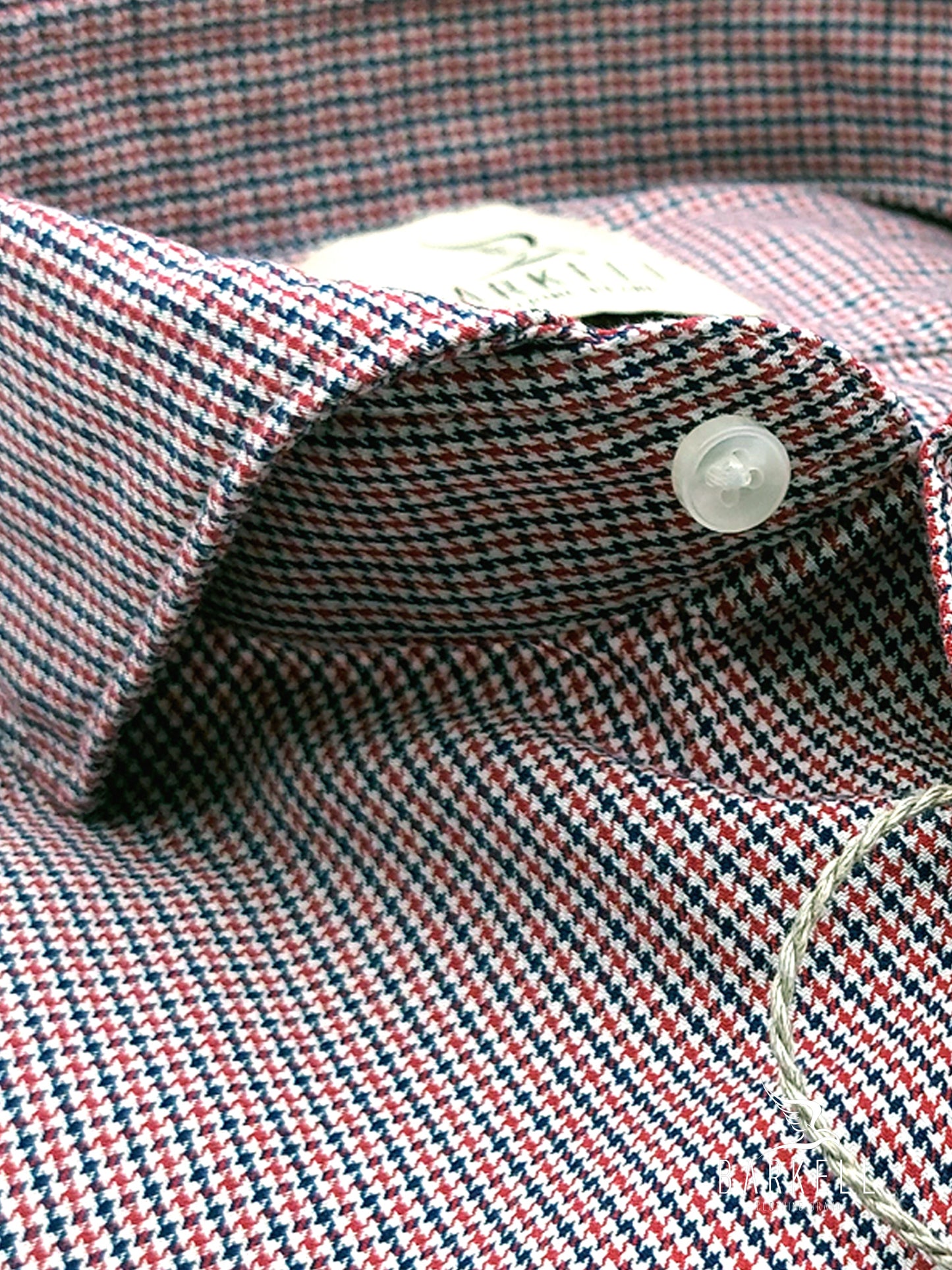 Camicia in Cotone Microfantasia Pied de Poule Rosso e Blu Collo Francese Cutaway