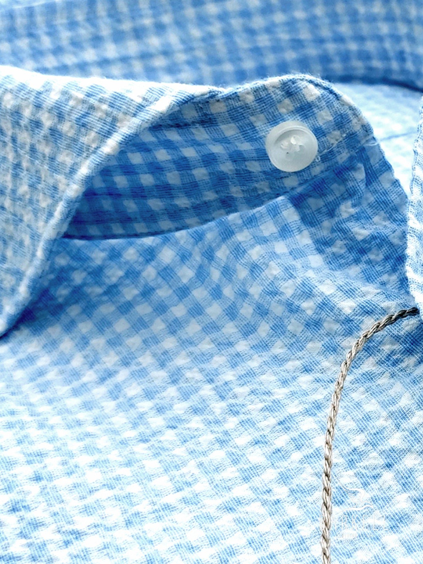 Camicia in Cotone Seersucker Quadretto Celeste e Bianco Collo Francese Cutaway