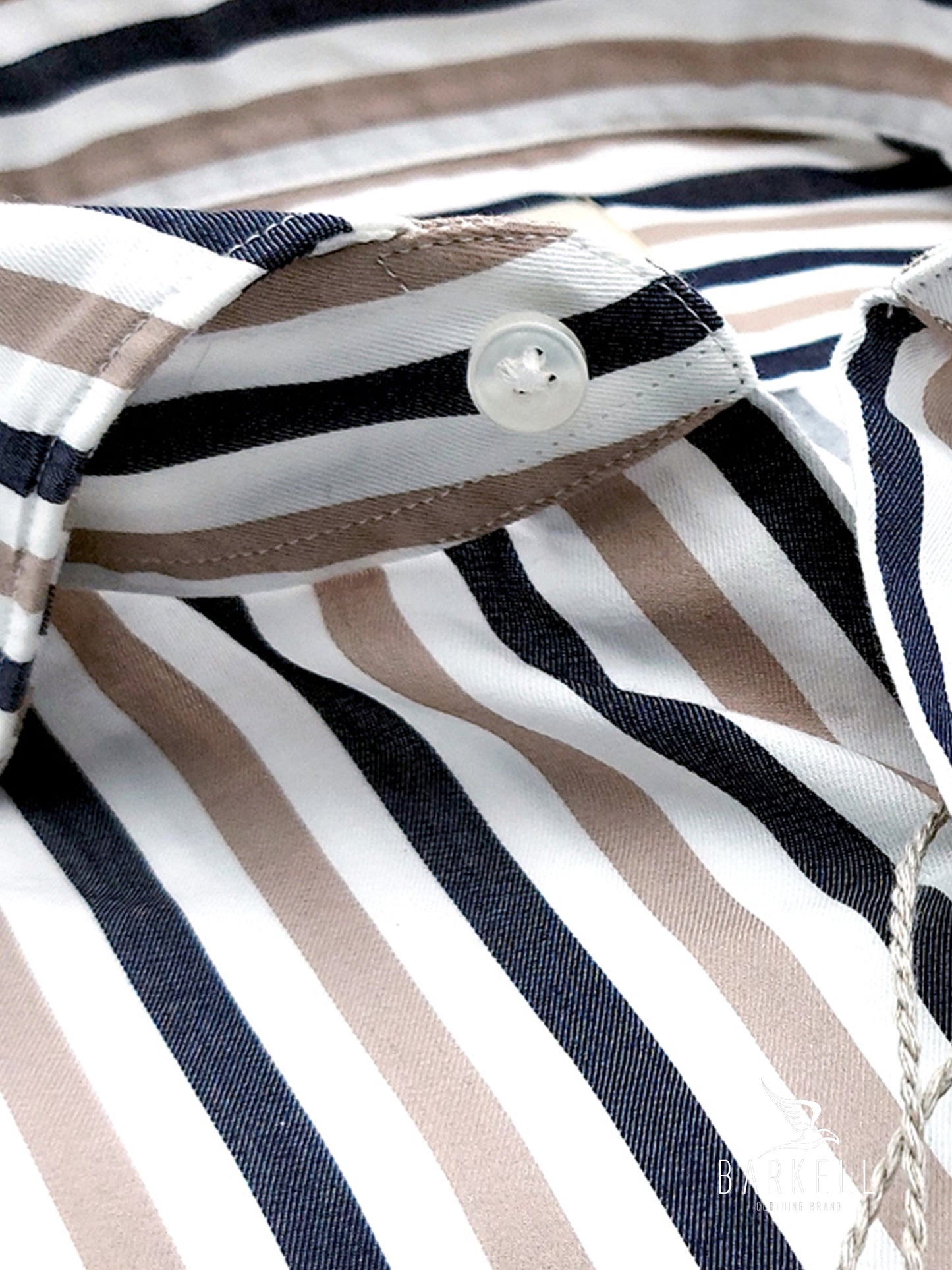 Camicia in Cotone Rigata Bianca e Beige Collo Francese Cutaway