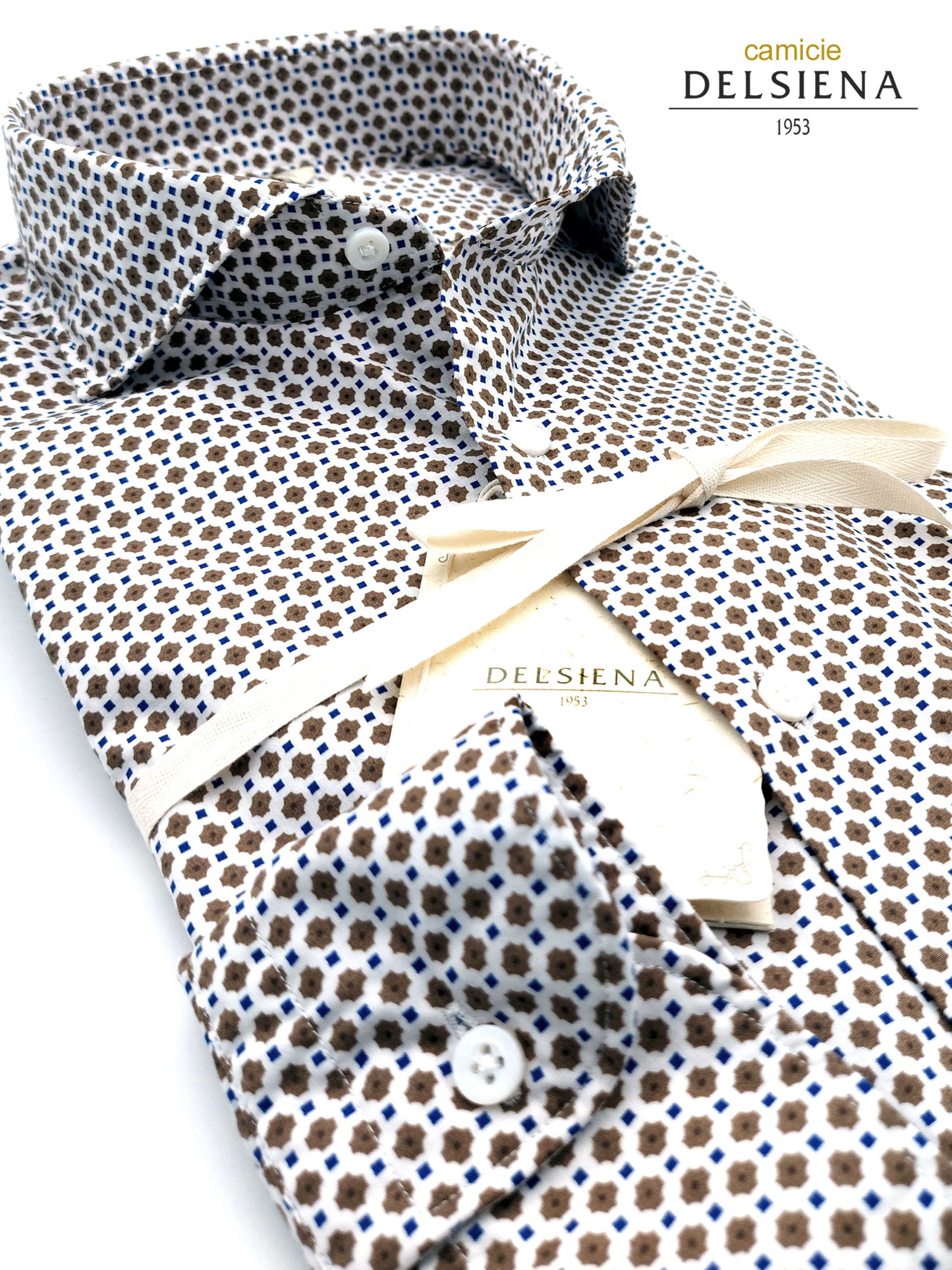Camicia in Cotone Fantasia Geometrica Nocciola Fondo Bianco Collo Francese Cutaway
