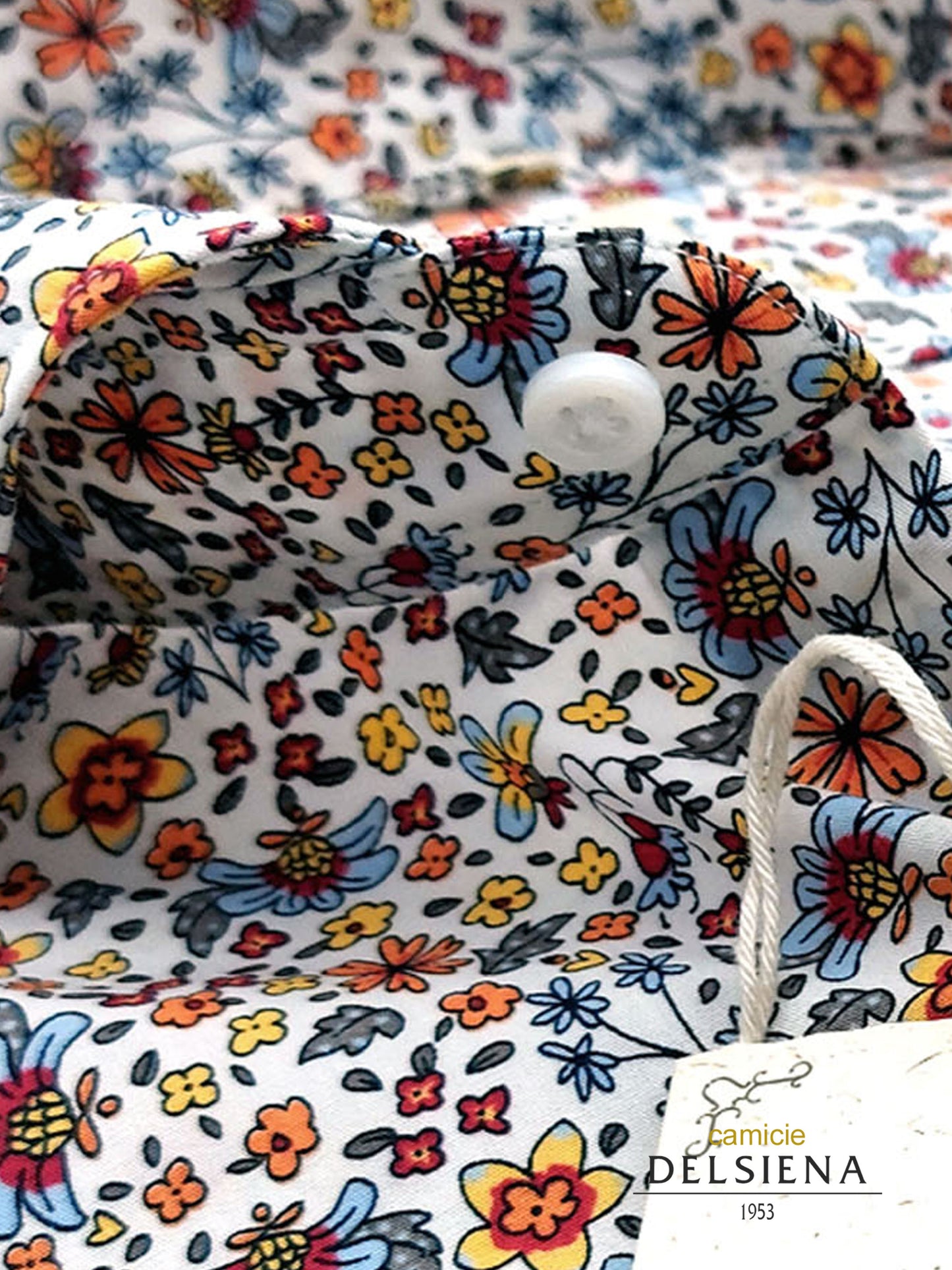 Camicia in Cotone Fantasia Floreale Multicolore Fondo Bianco Collo Francese Cutaway