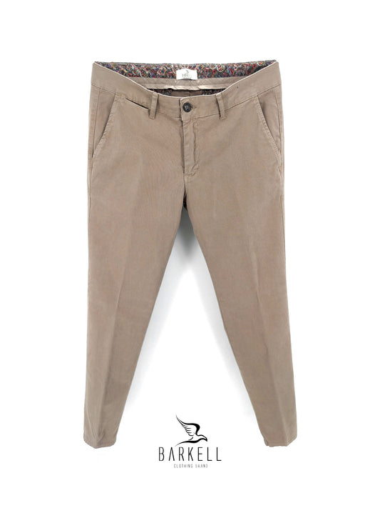 Pantalone Corda Modello Chinos in Cotone Cannettato Diagonale