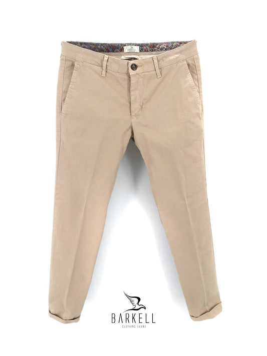 Pantalone Beige Modello Chinos in Cotone Raso
