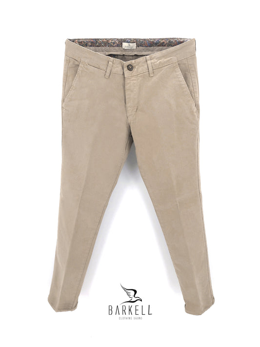 Pantalone Beige Modello Chinos in Cotone Gabardina