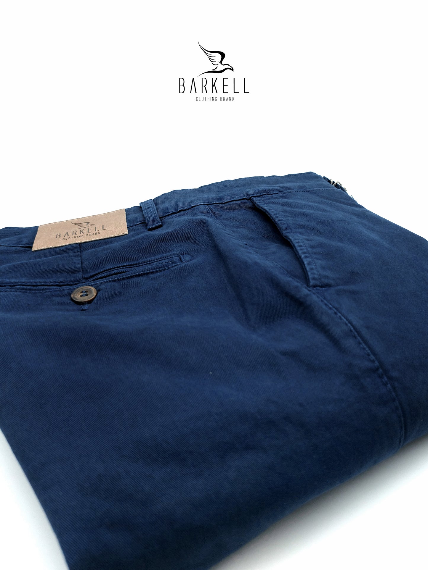 Pantalone Indaco Modello Chinos in Cotone Gabardina