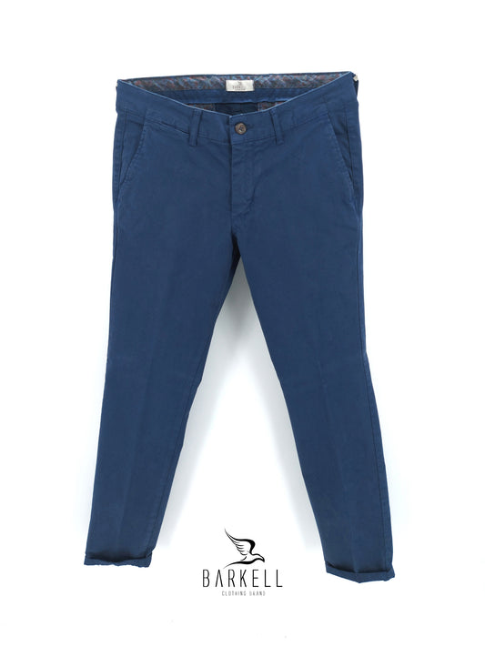 Pantalone Indaco Modello Chinos in Cotone Raso