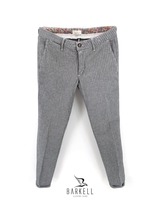 Pantalone Grigio Ghiaccio Modello Chinos in Misto Cotone Spigato