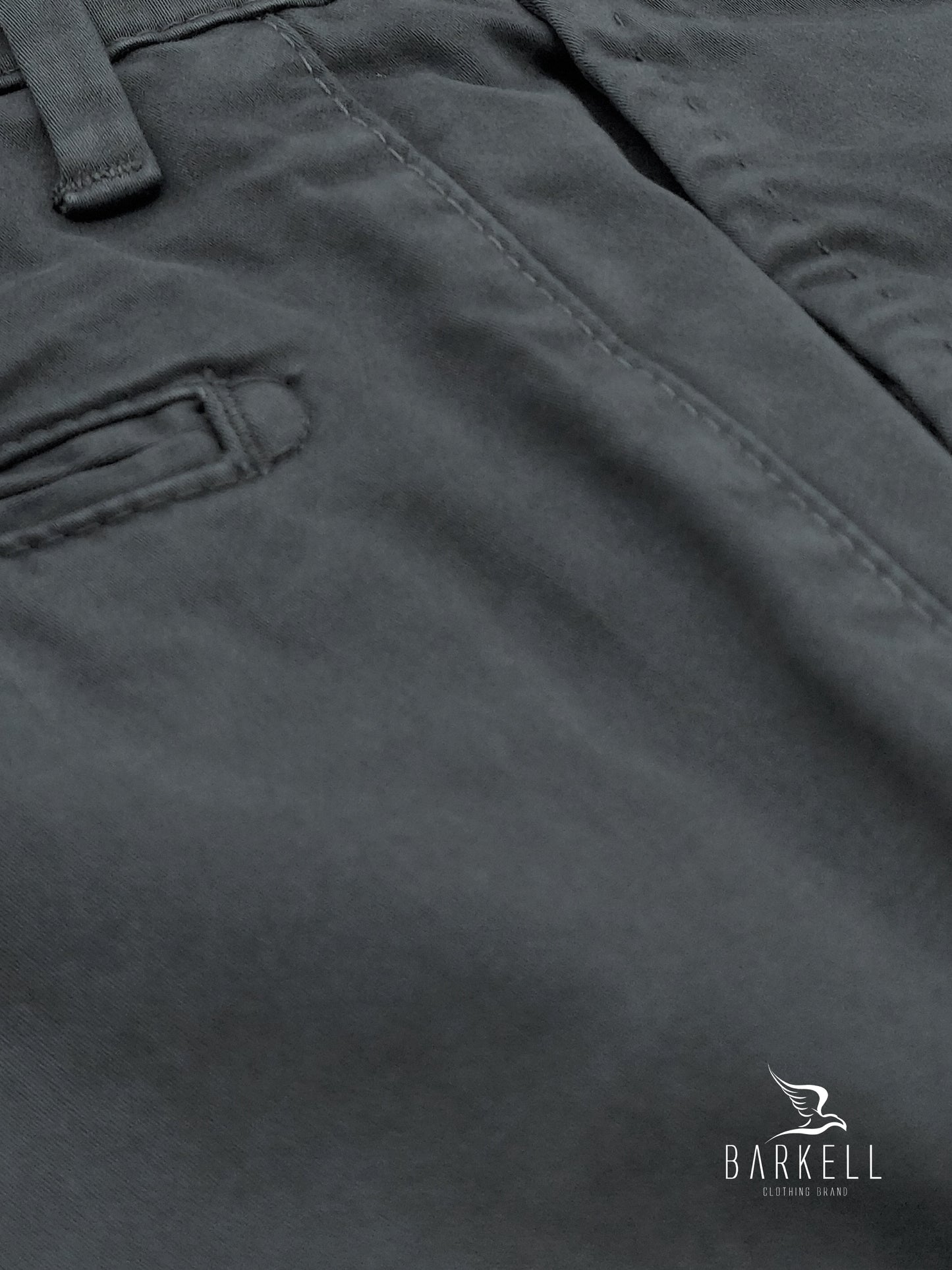 Pantalone Grigio Antracite Modello Chinos in Cotone Raso