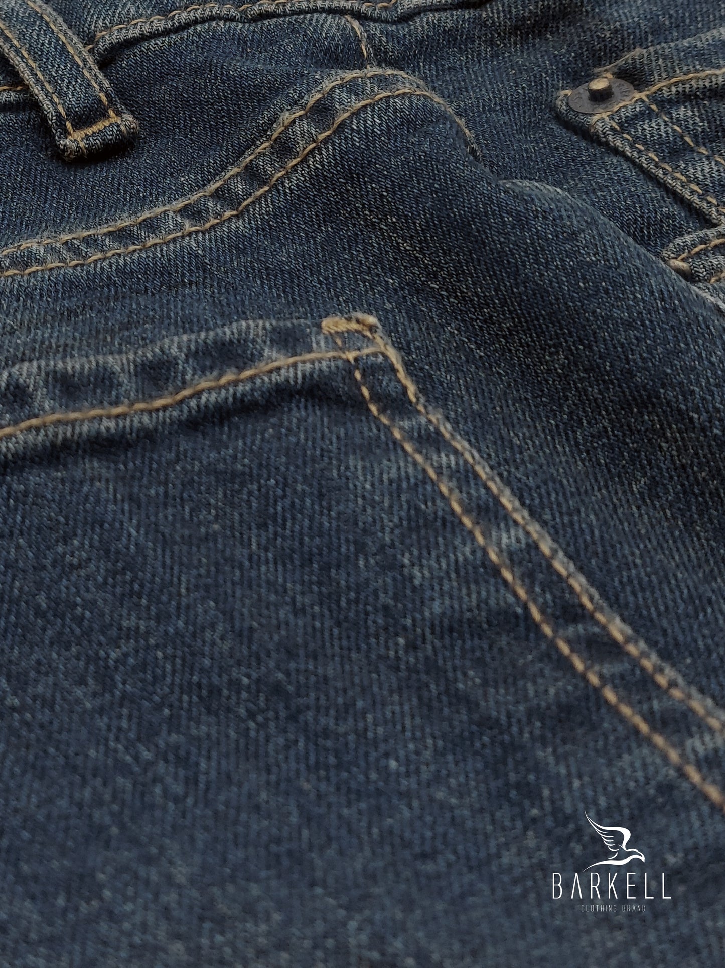 Jeans Modello Cinque Tasche Lavaggio Stone Wash al Tè