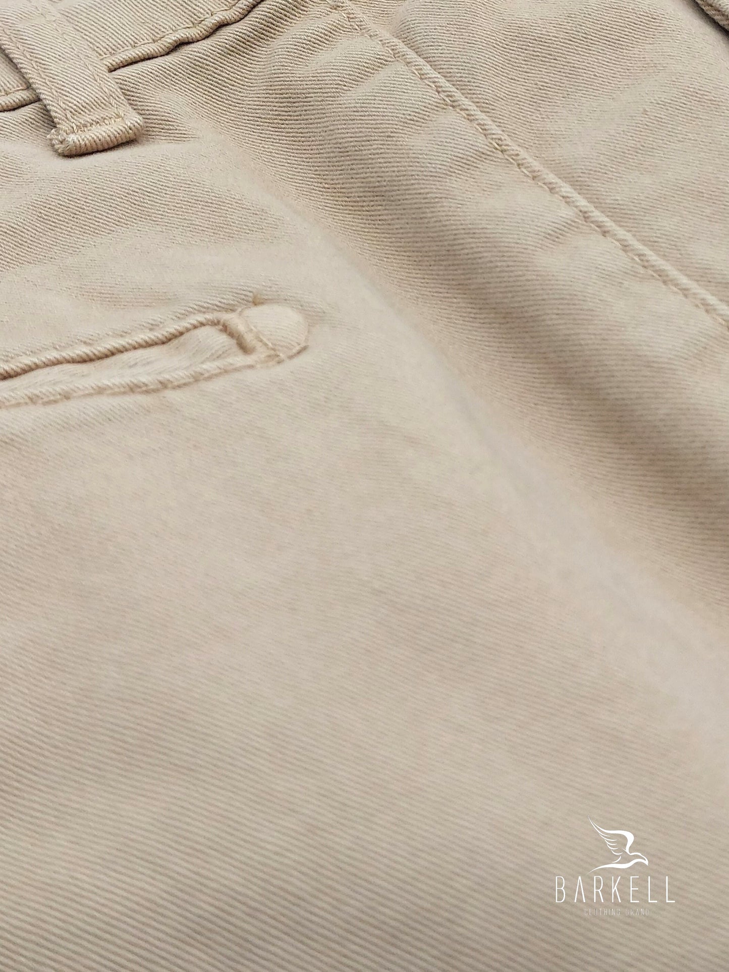 Pantalón Modelo Chinos Beige en Gabardina de Algodón