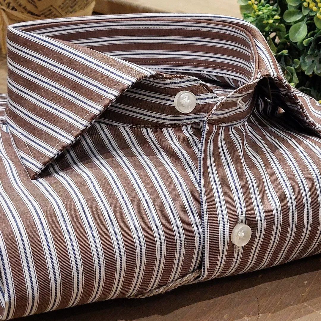 Camicia in Cotone Rigata Marrone e Bianca Collo Francese