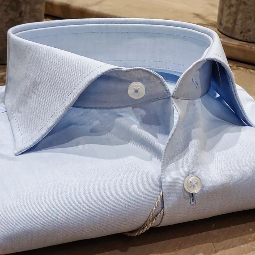 Camicia in Cotone Twill Celeste Chiaro Collo Francese