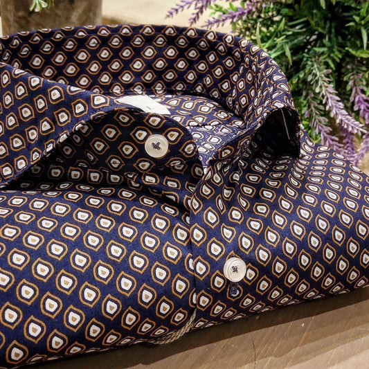 Camicia in Cotone Fantasia Fogliolina Multicolore Fondo Blu Collo Francese Cutaway