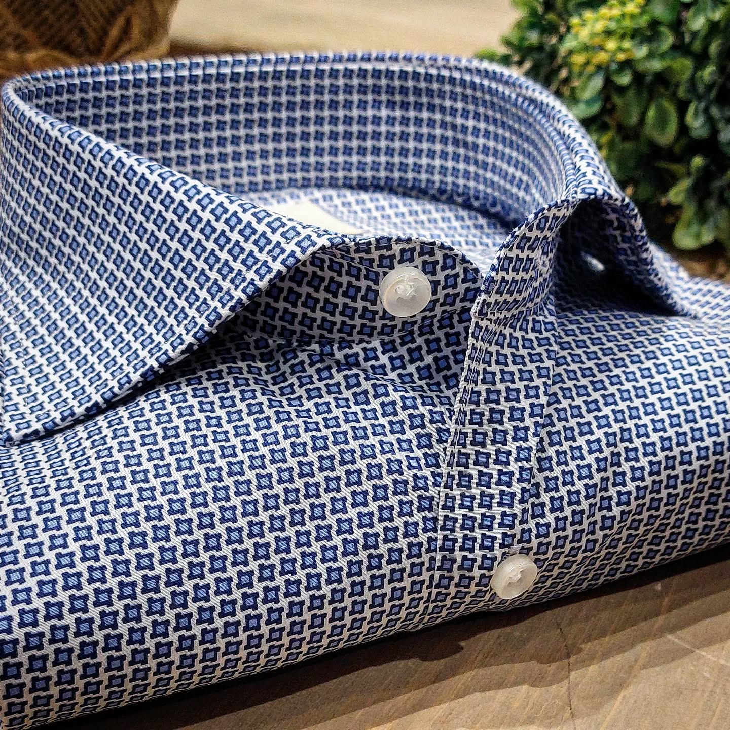 Camicia in Cotone Fantasia Pied de Poule Blu e Azzurro Fondo Bianco Collo Francese