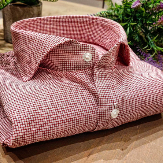Camicia in Misto Lino Quadrettino Rosso e Bianco Collo Francese Cutaway