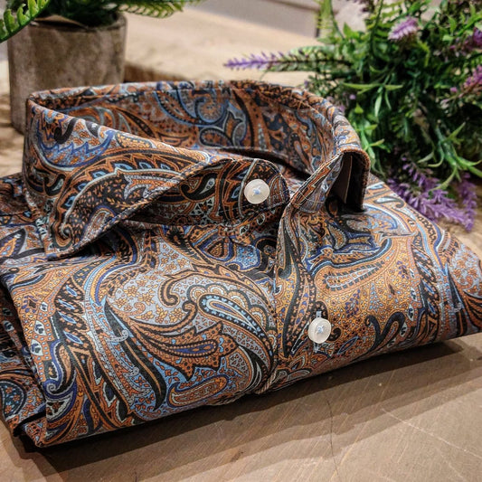 Camicia in Cotone Fantasia Cashmere Fondo Multicolore Collo Francese Cutaway