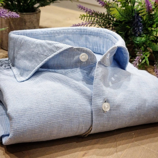 Camicia in Misto Lino Fantasia Micro Pied de Poule Celeste e Bianco Collo Francese Cutaway