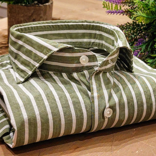 Camicia in Cotone Rigata Verde Oliva e Bianco Collo Francese Cutaway