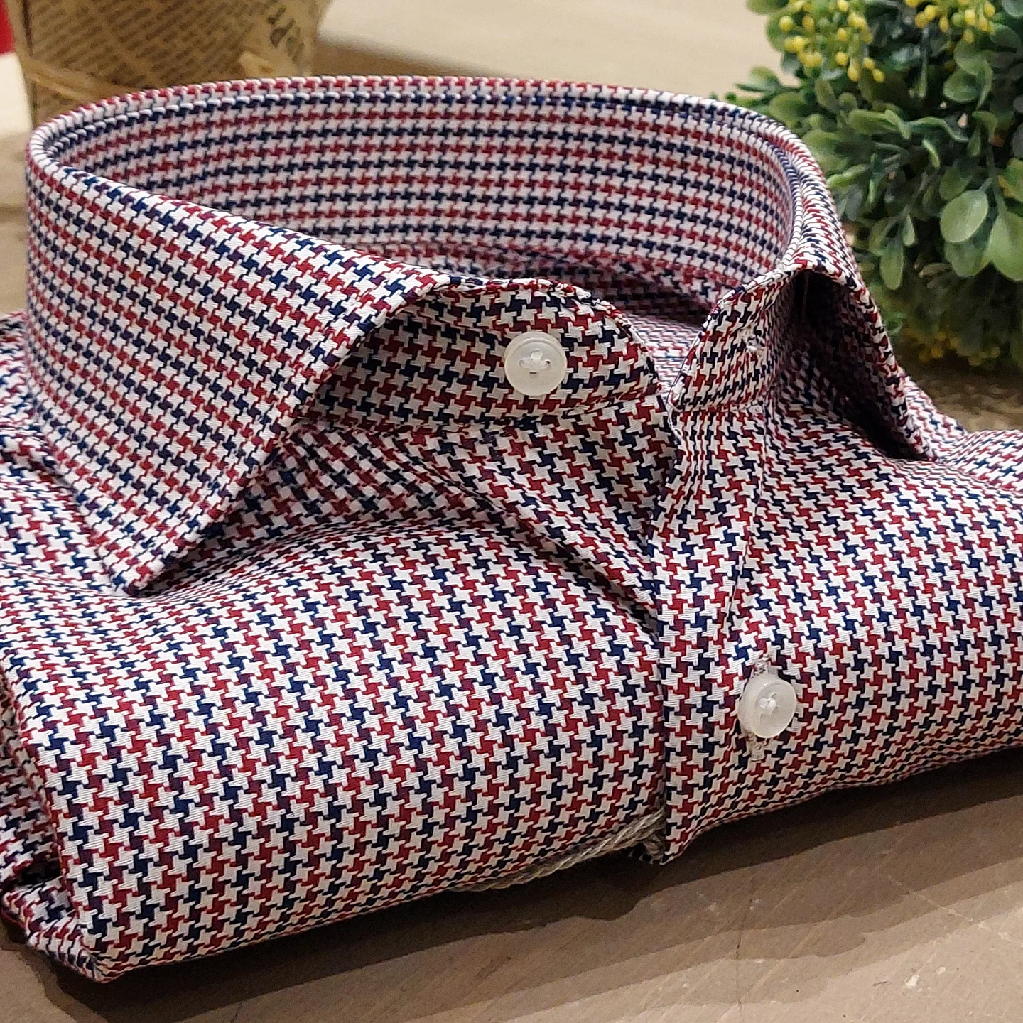 Camicia in Cotone Fantasia Pied de Poule Blu e Rosso Collo Francese