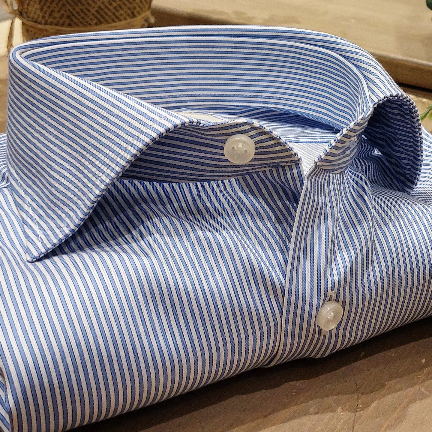 Camicia in Cotone Doppio Ritorto Rigata Bianco e Celeste Collo Francese