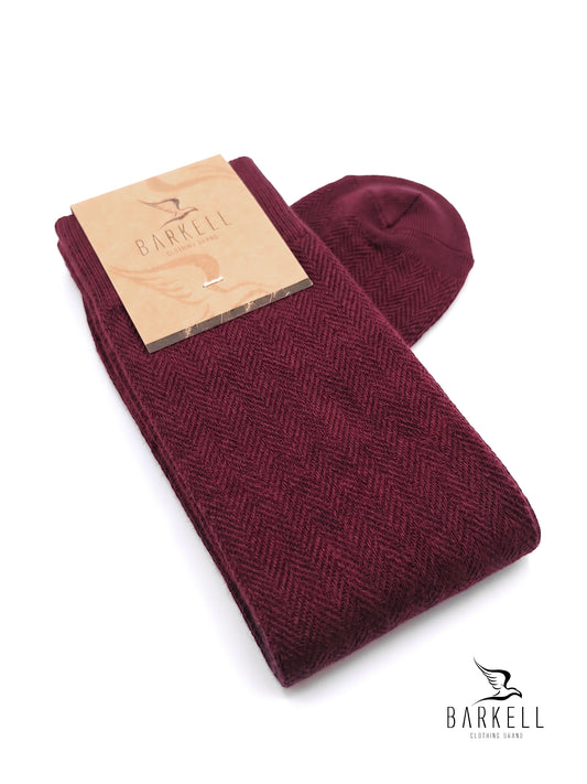 Long socks in warm high quality cotton with burgundy herringbone pattern