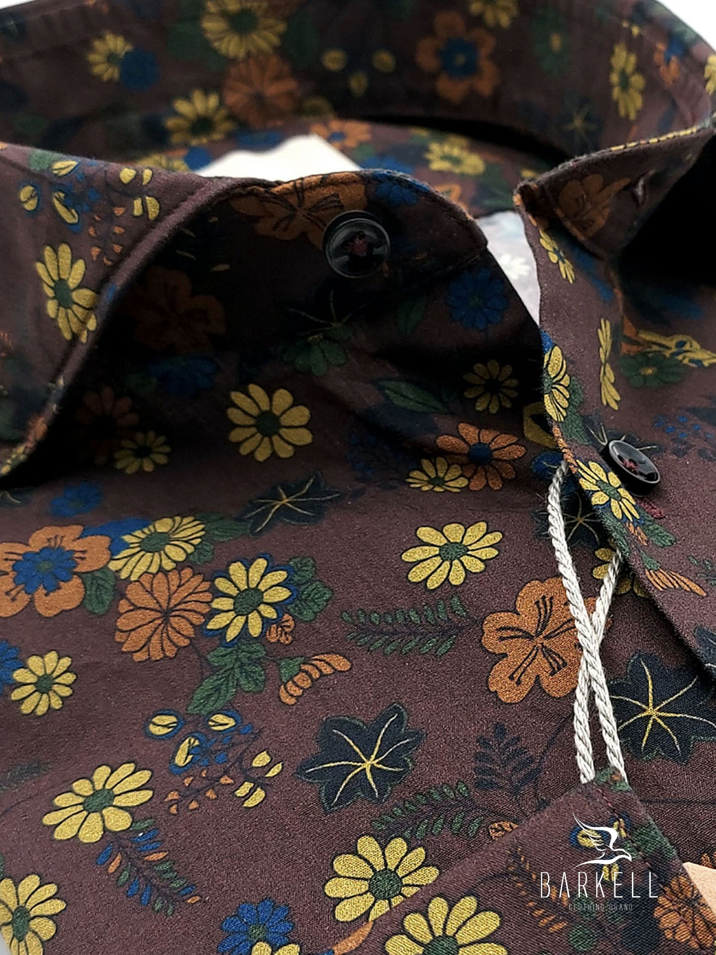 Camicia in Cotone Fantasia Floreale Multicolore Fondo Marrone Collo Francese Cutaway