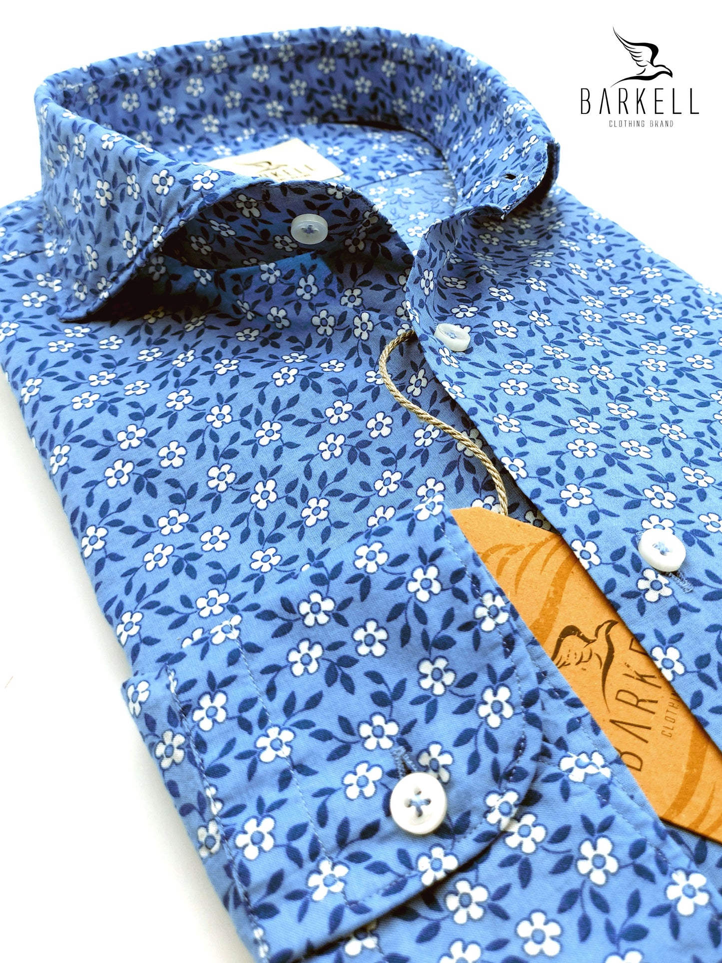 Camicia in Cotone Fantasia Fiorata Blu e Bianco Fondo Azzurro Collo Francese Cutaway