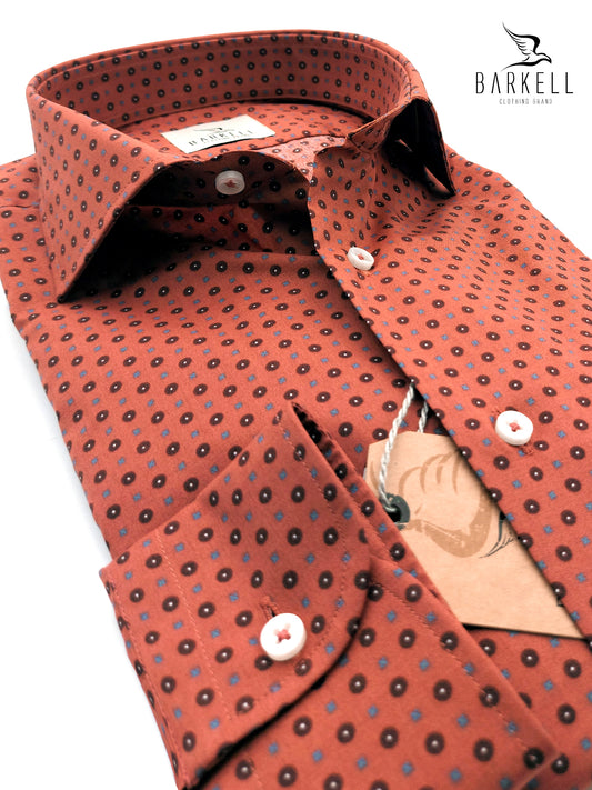 Camicia in Cotone Fantasia Geometrica Marrone Fondo Mattone Collo Francese