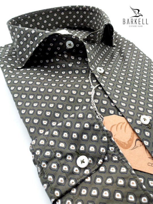 Camicia in Cotone Fantasia Fogliolina Multicolore Fondo Verde Collo Francese Cutaway