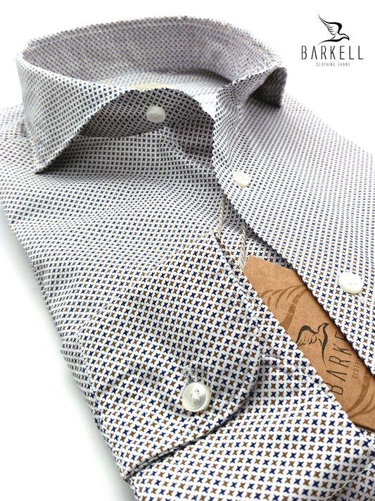 Camicia in Cotone Fantasia Stelline Marroni e Blu Fondo Bianco Collo Francese Cutaway