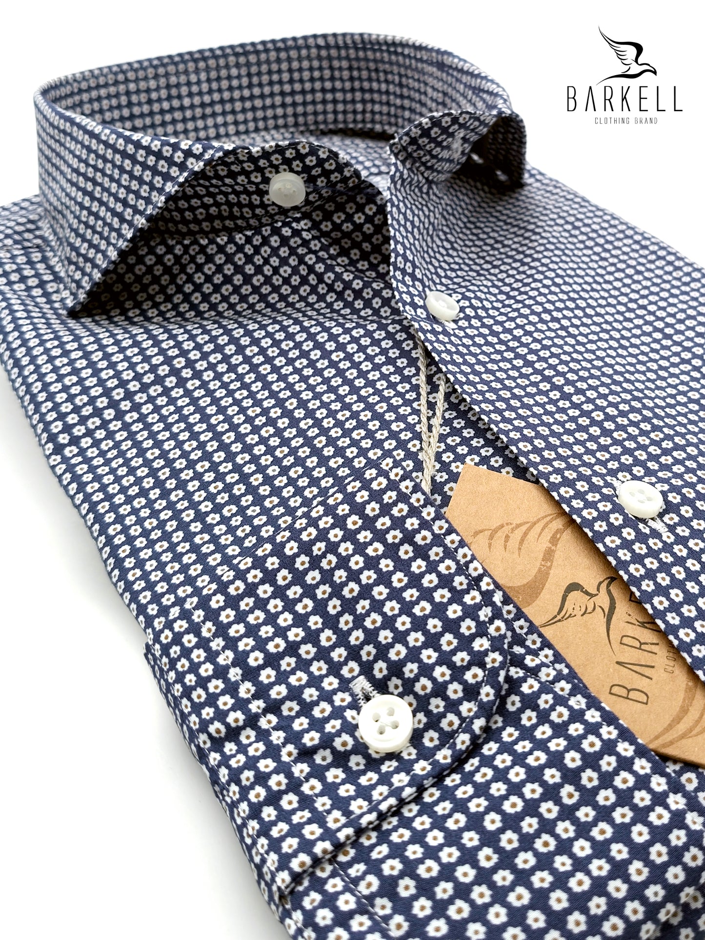 Camicia in Cotone Fantasia Fiorellino Bianco e Nocciola Fondo Bianco Collo Francese Cutaway