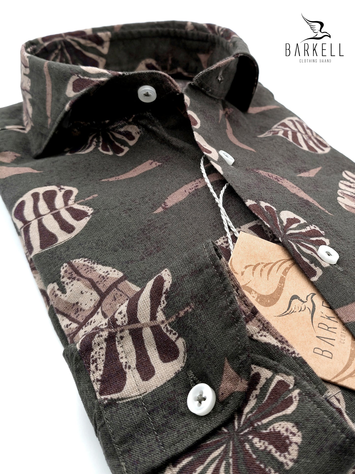 Camicia in Misto Lino Fantasia Foglie Tropicali Fondo Verde Fango Collo Francese Cutaway