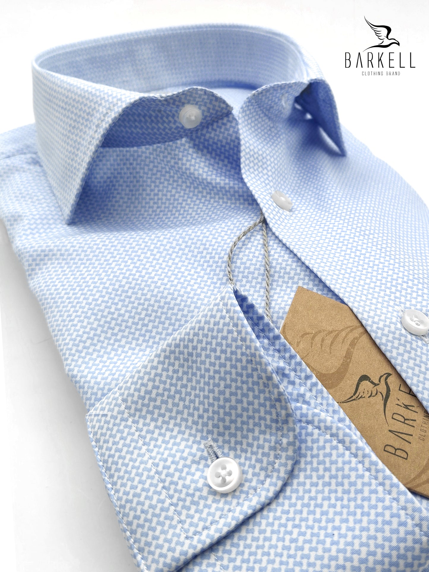 Camisa No-Iron de Algodón con Microestampado Geométrico Celeste sobre Fondo Blanco con Cuello Francés